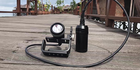 ​OracaTorch D620 Canister Dive Light Review