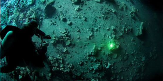 OrcaTorch虎鲸D570-GL 激光潜水手电筒测评
