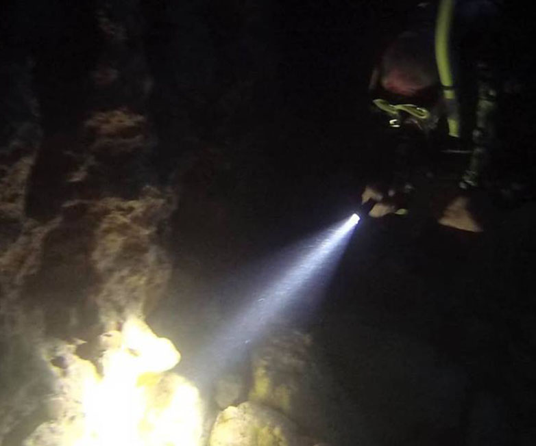 洞穴潜水照明